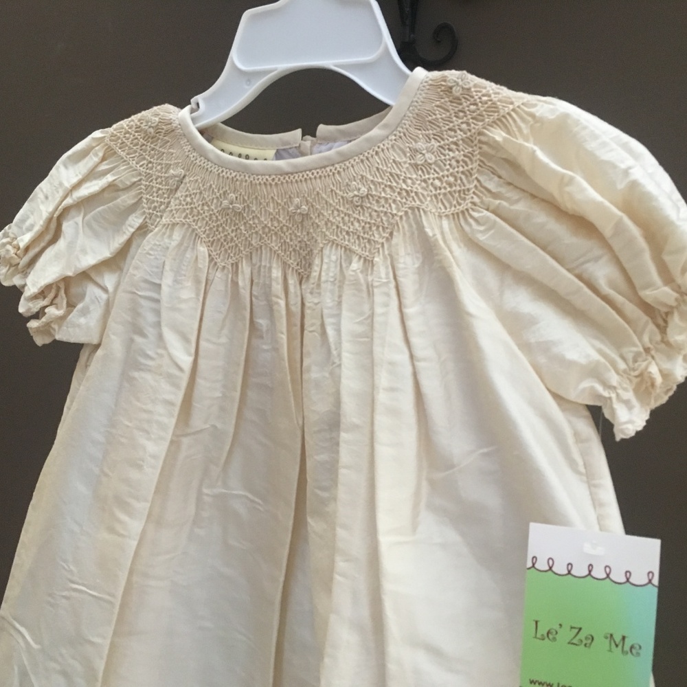 Le Za Me Smocked Dress 100% Silk Fancy Ivory NWT - Picture 2 of 4